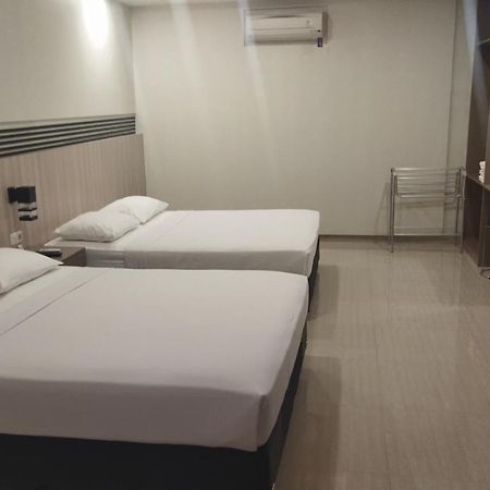 Yobel Hotel Jogjakarta Buitenkant foto