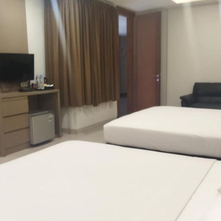 Yobel Hotel Jogjakarta Buitenkant foto