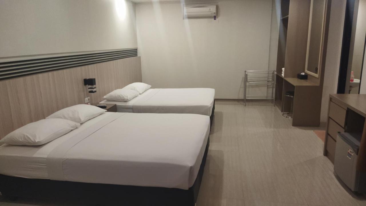 Yobel Hotel Jogjakarta Buitenkant foto