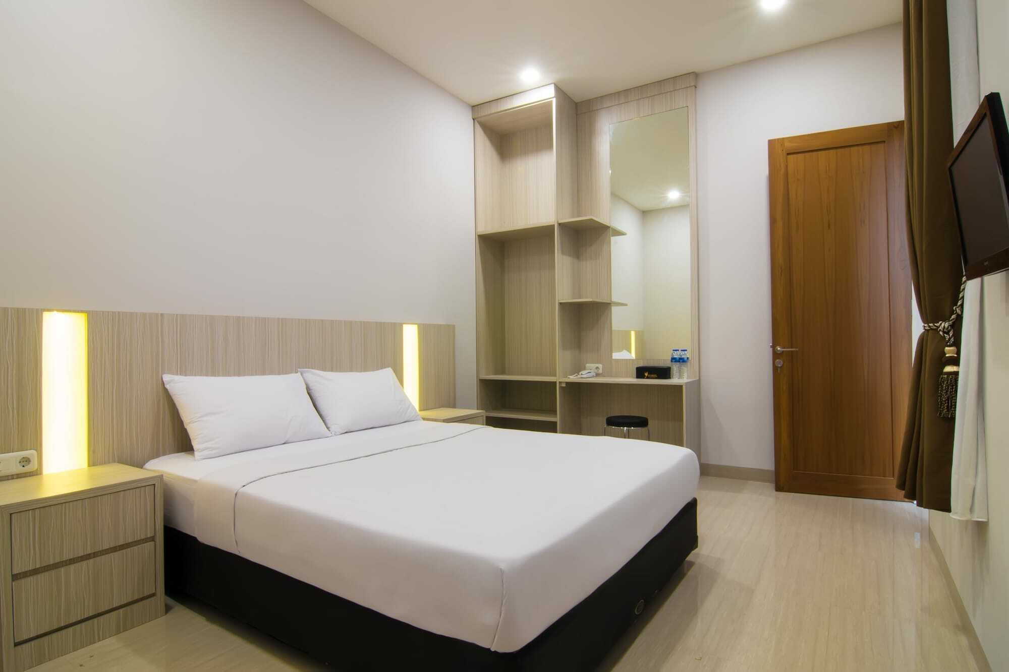 Yobel Hotel Jogjakarta Buitenkant foto
